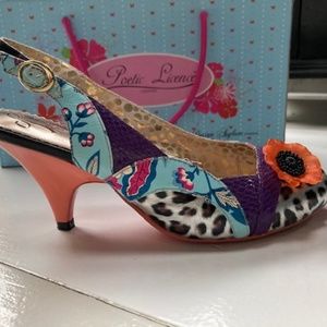 Who likes Poetic License?